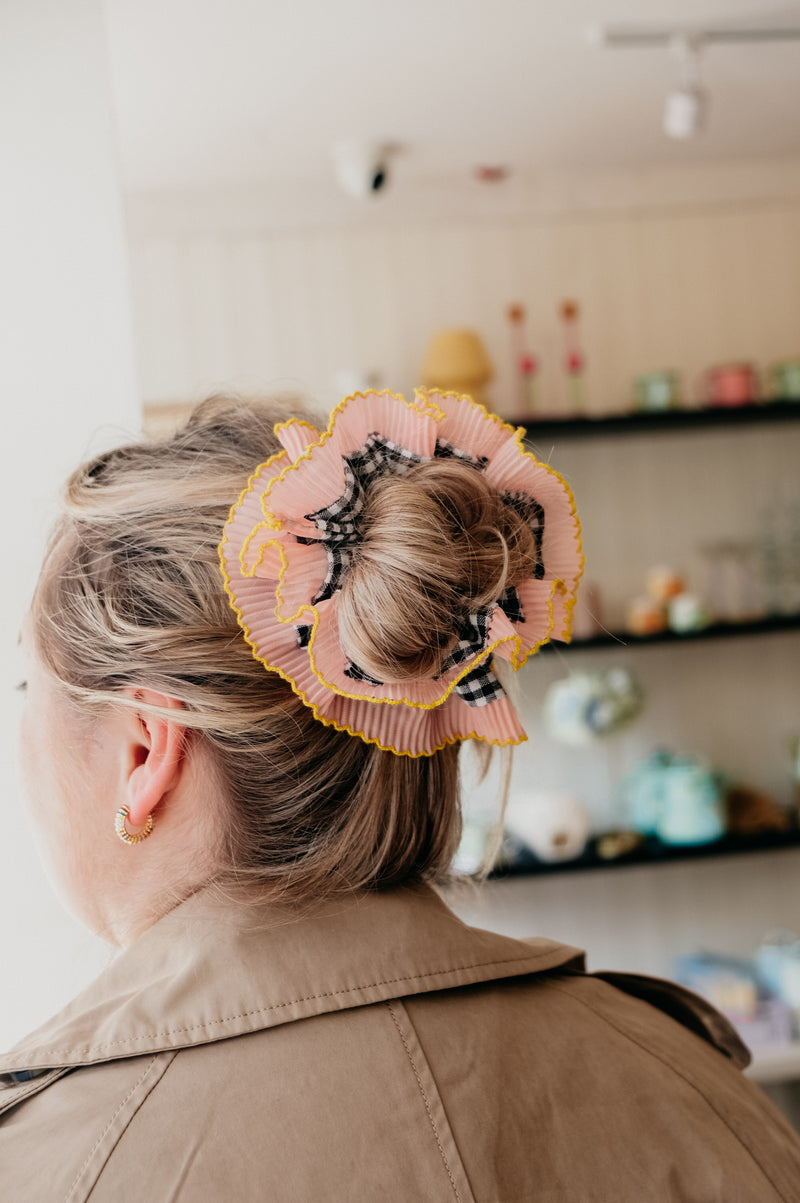 Cara XL Black and White Checkered with Pink Frill Scrunchie