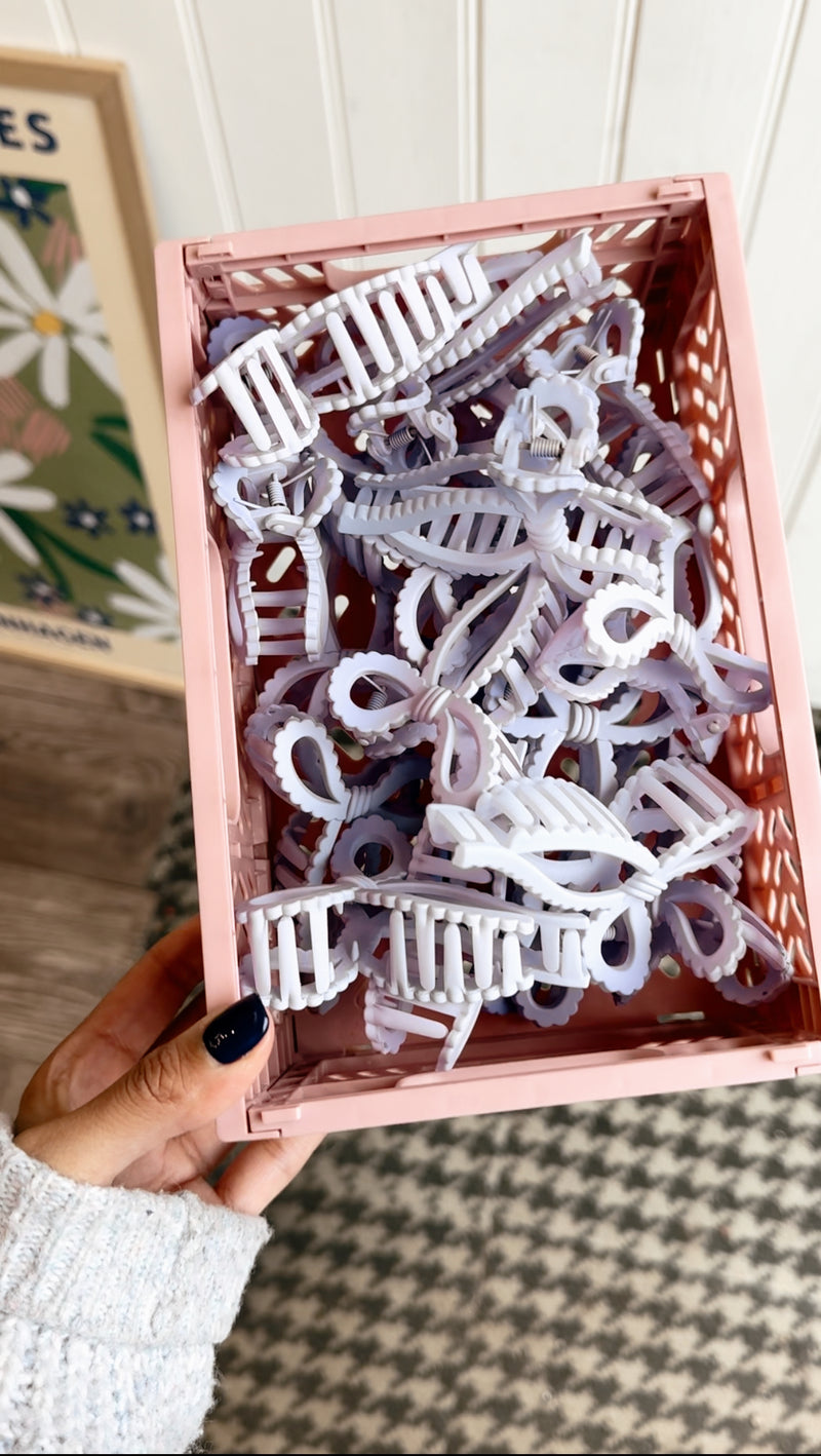 Erin Mini Lilac Scalloped Bow Claw Clip