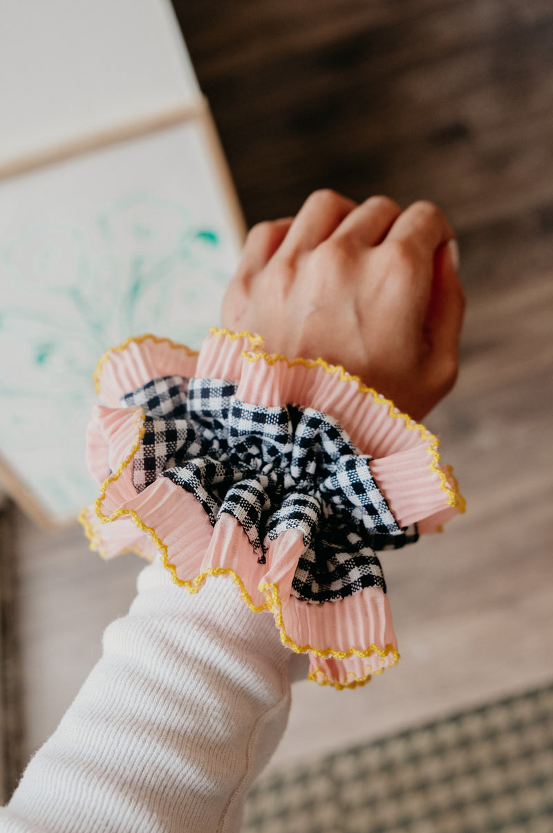 Cara XL Black and White Checkered with Pink Frill Scrunchie