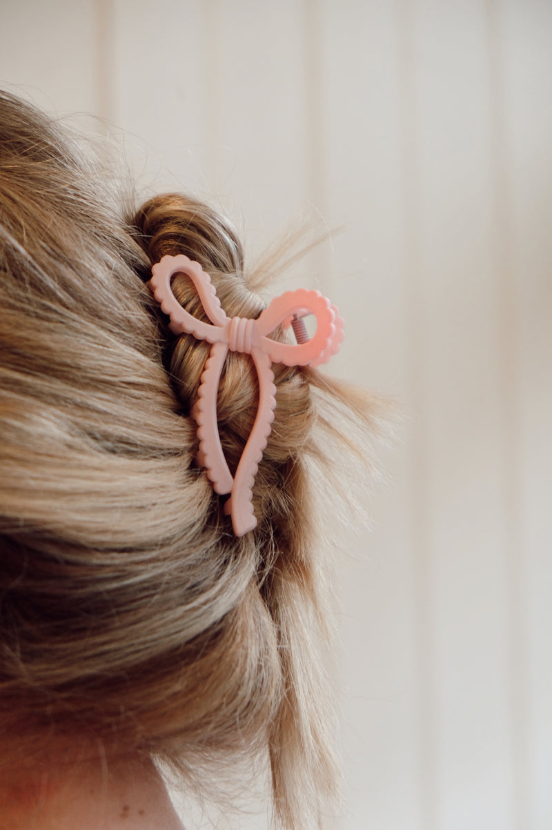 Erin Mini Pink Scalloped Bow Claw Clip