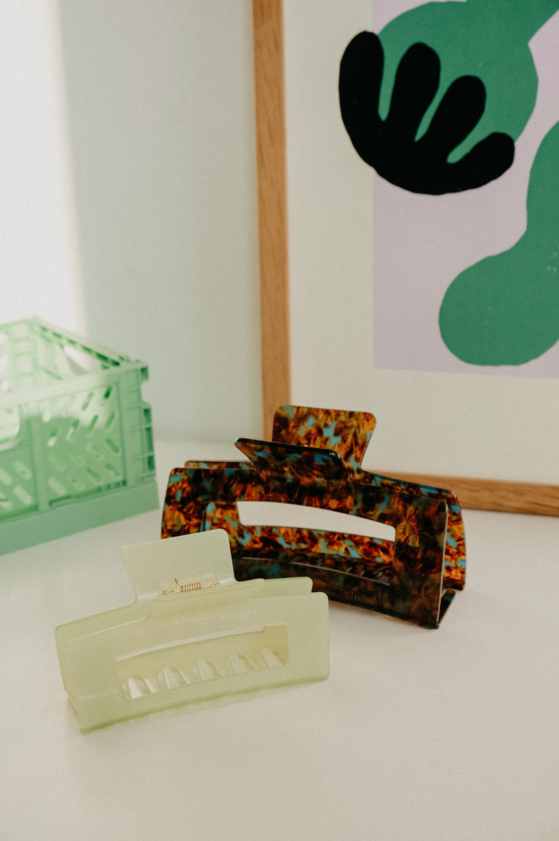 Moritz XL Brown and Blue Fleck Claw Clip