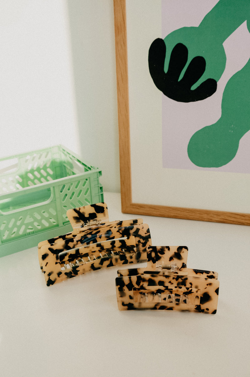 Baia Large Light Tortoiseshell Claw Clip