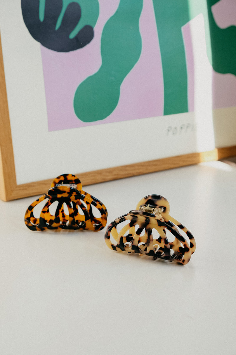 Perine Tortoiseshell Leopard Print Claw Hair Clip