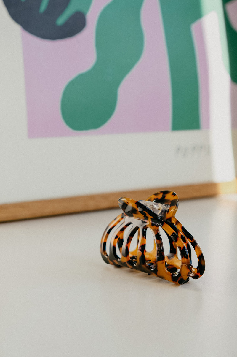 Perine Tortoiseshell Leopard Print Claw Hair Clip