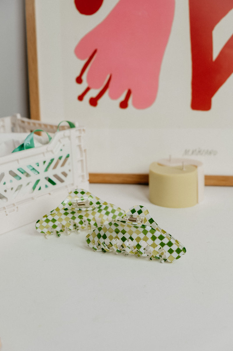 Quinn Chequered Print Hair Curved Claw Clip