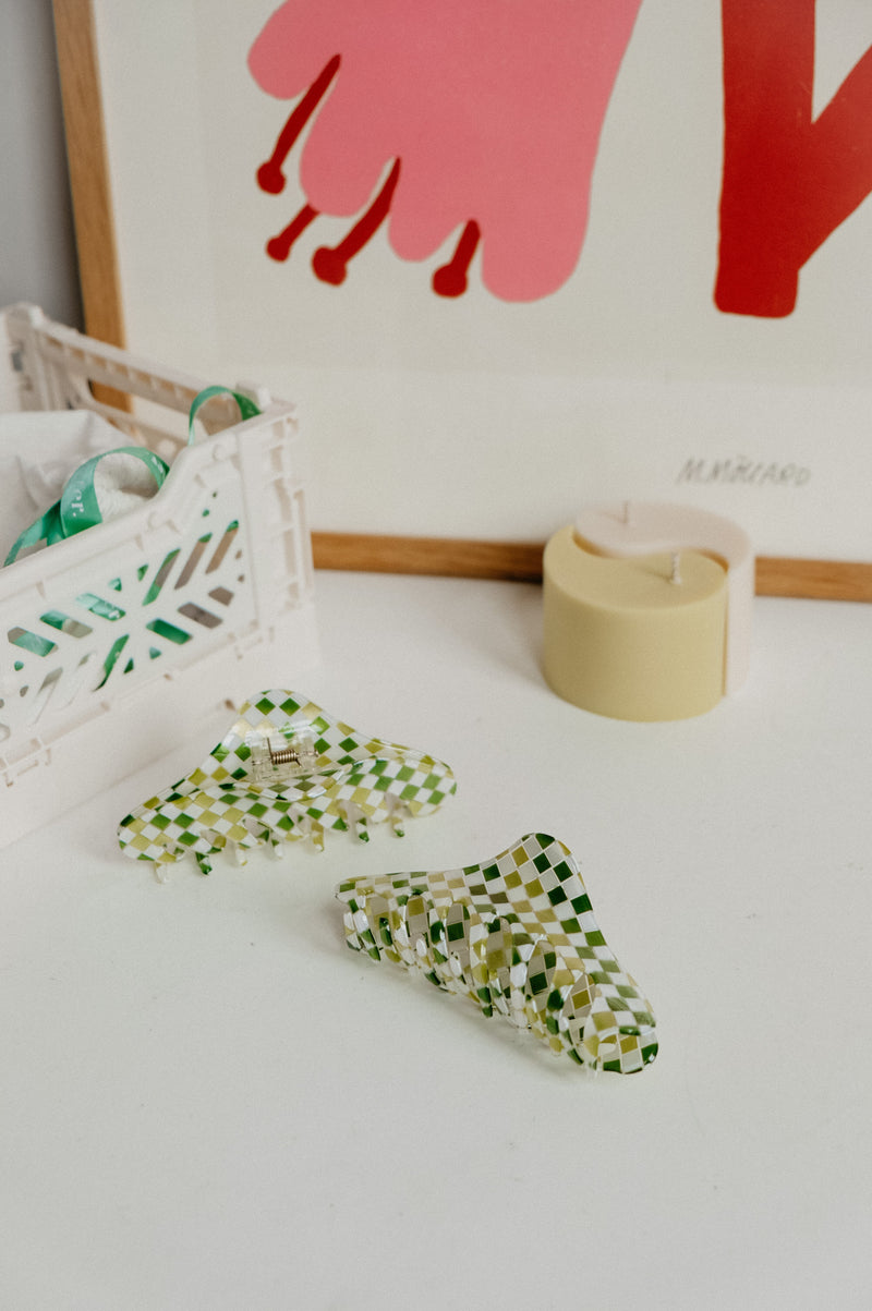 Quinn Chequered Print Hair Curved Claw Clip