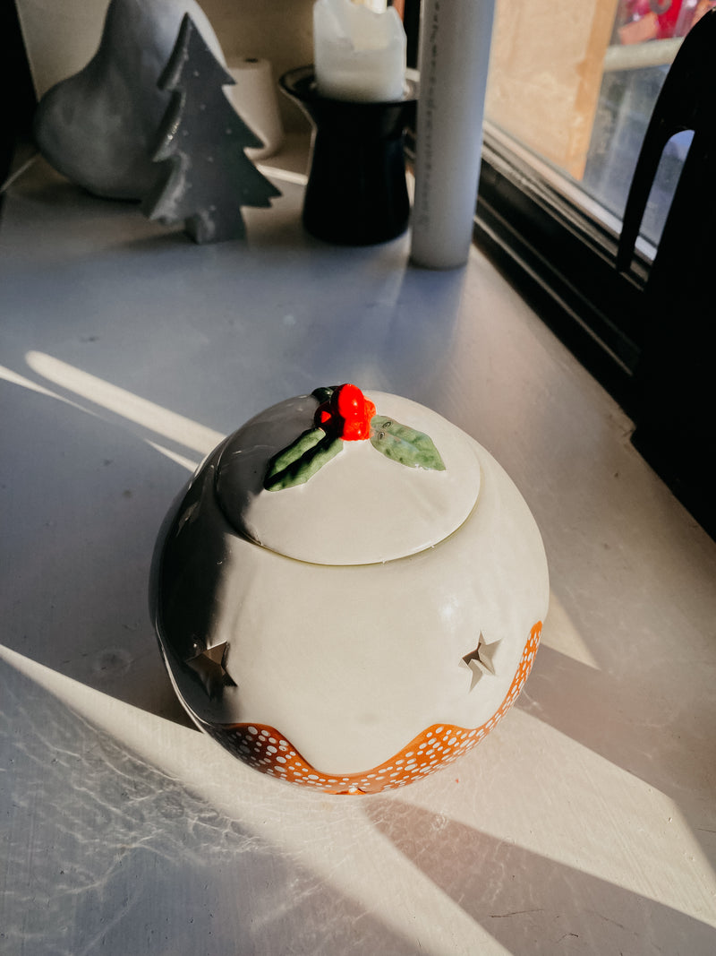 Christmas Pudding XL Melt Burner - comes with 2 x tree shaped melts