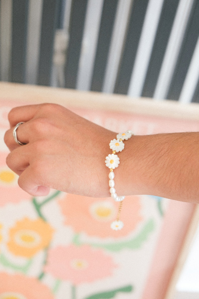 Kyle Sun Flower Pearl Beaded Necklace and Bracelet Set