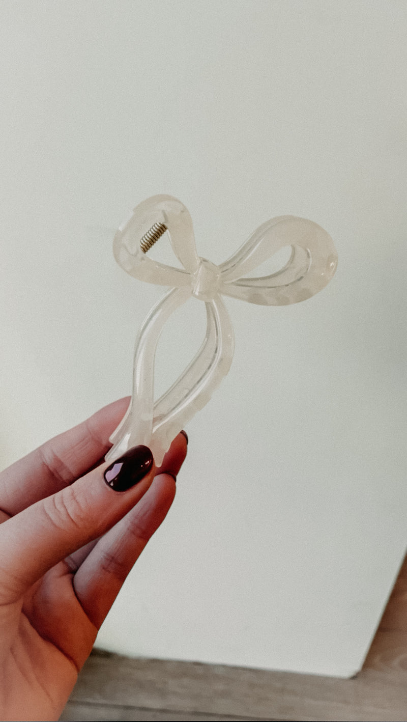 Erin Clear White Bow Claw Clip