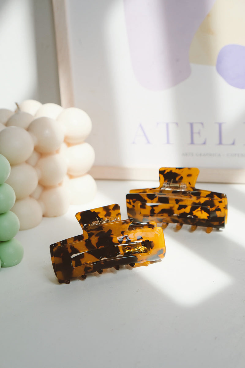 Paola Large Claw Square Hair Clip - available in tortoiseshell, white marble and pink marble