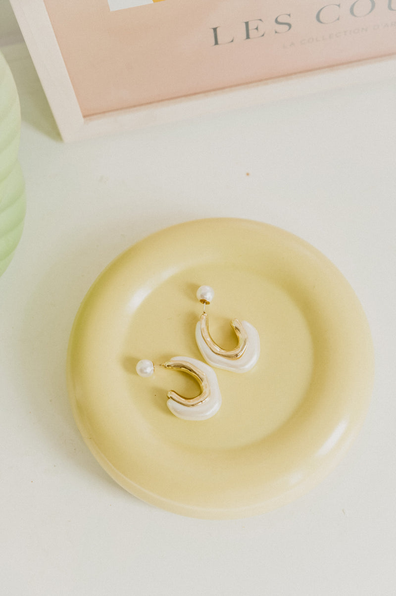 Zelie Irregular 18k Gold Resin and Pearl Hoop Earrings