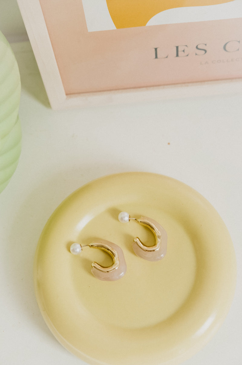 Zelie Irregular 18k Gold Resin and Pearl Hoop Earrings