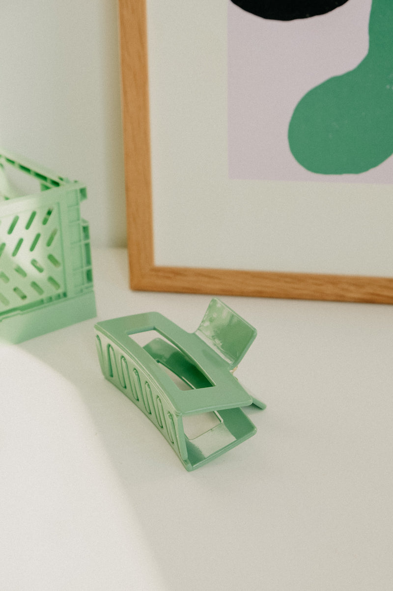 Leni Medium Sage Green Claw Clip