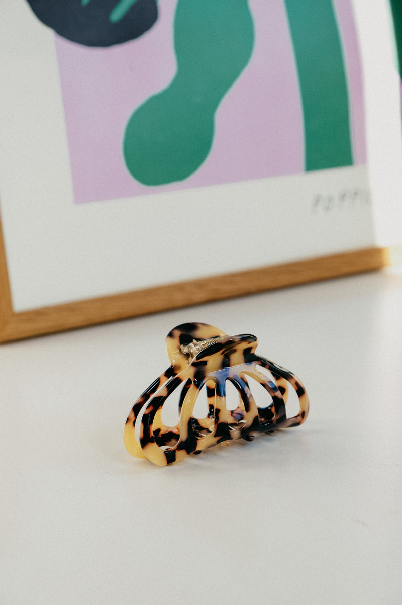 Perine Tortoiseshell Leopard Print Claw Hair Clip