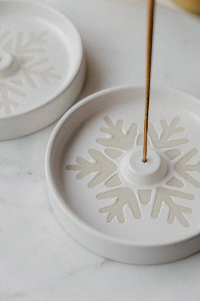 Tove Festive Christmas Snowflake Ceramic Incense Holder