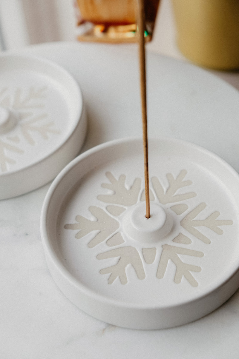 Tove Festive Christmas Snowflake Ceramic Incense Holder